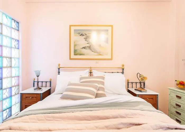 Bright, Calming Retreat With A Balcony Near Metro!