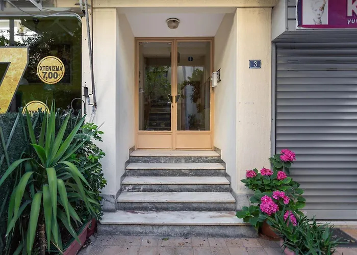 Bright, Calming Retreat With A Balcony Near Metro!