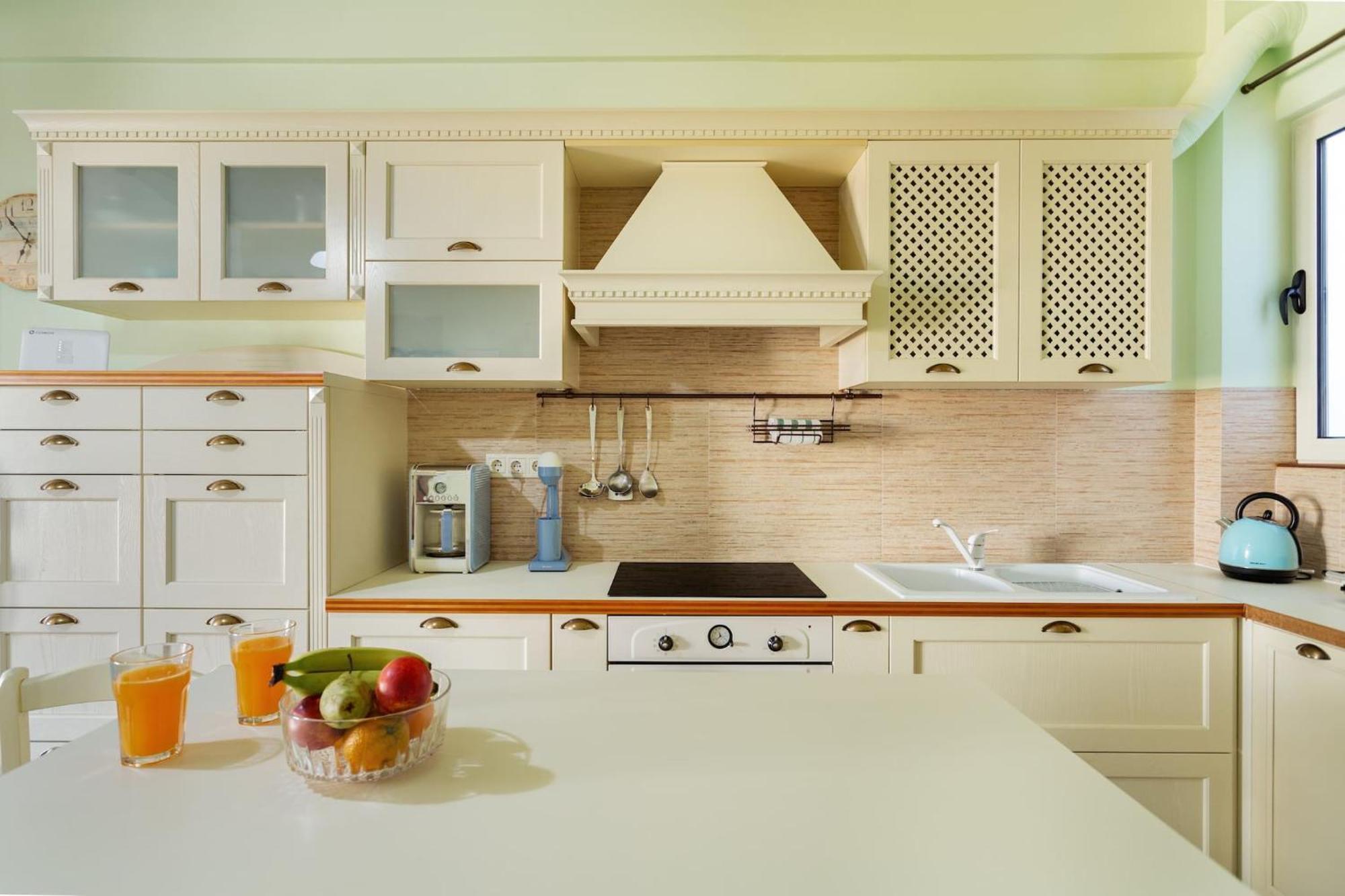 Apartment Bright, Calming Retreat With A Balcony Near Metro! Athens
