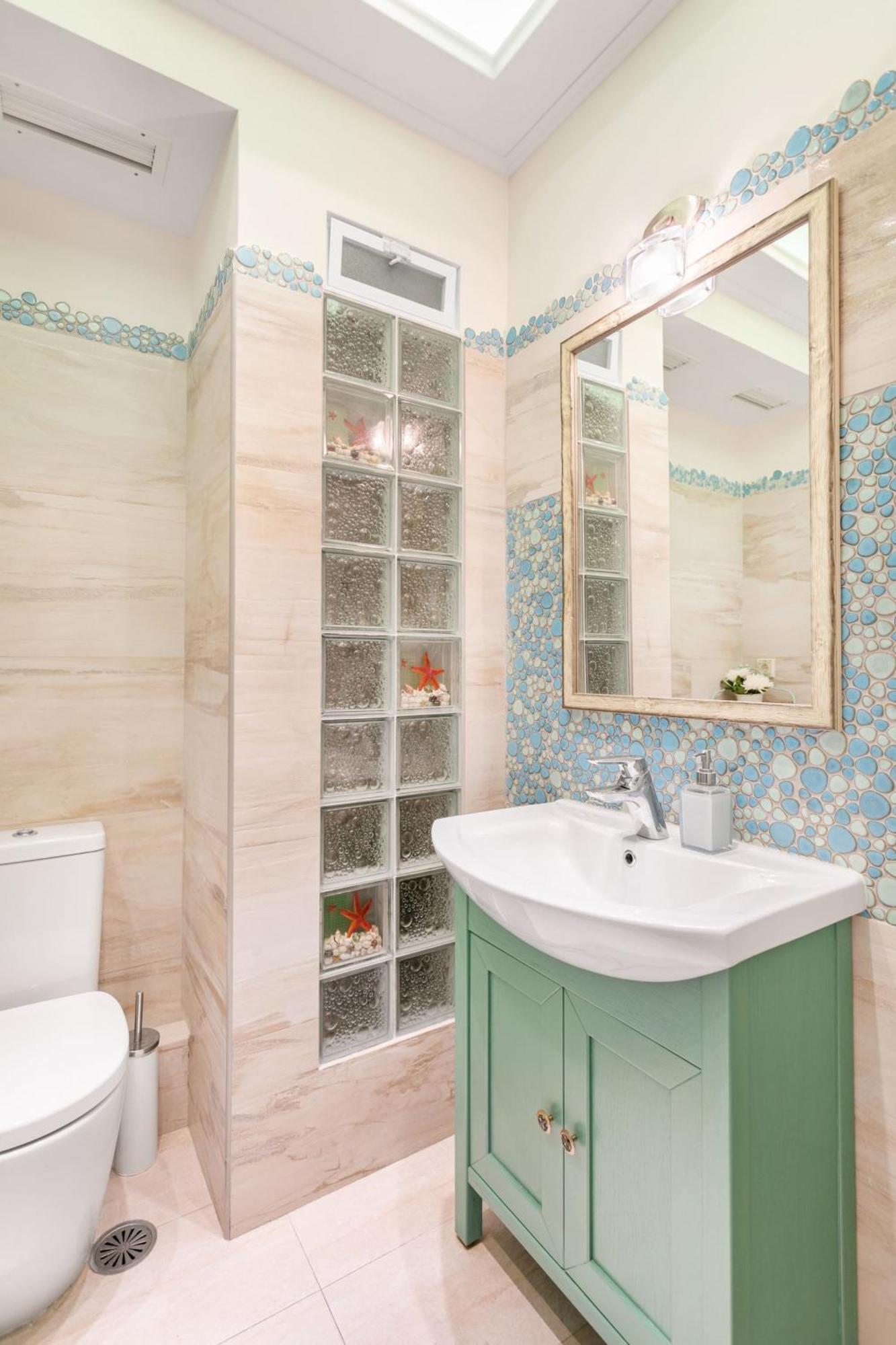 Bright, Calming Retreat With A Balcony Near Metro! Apartment